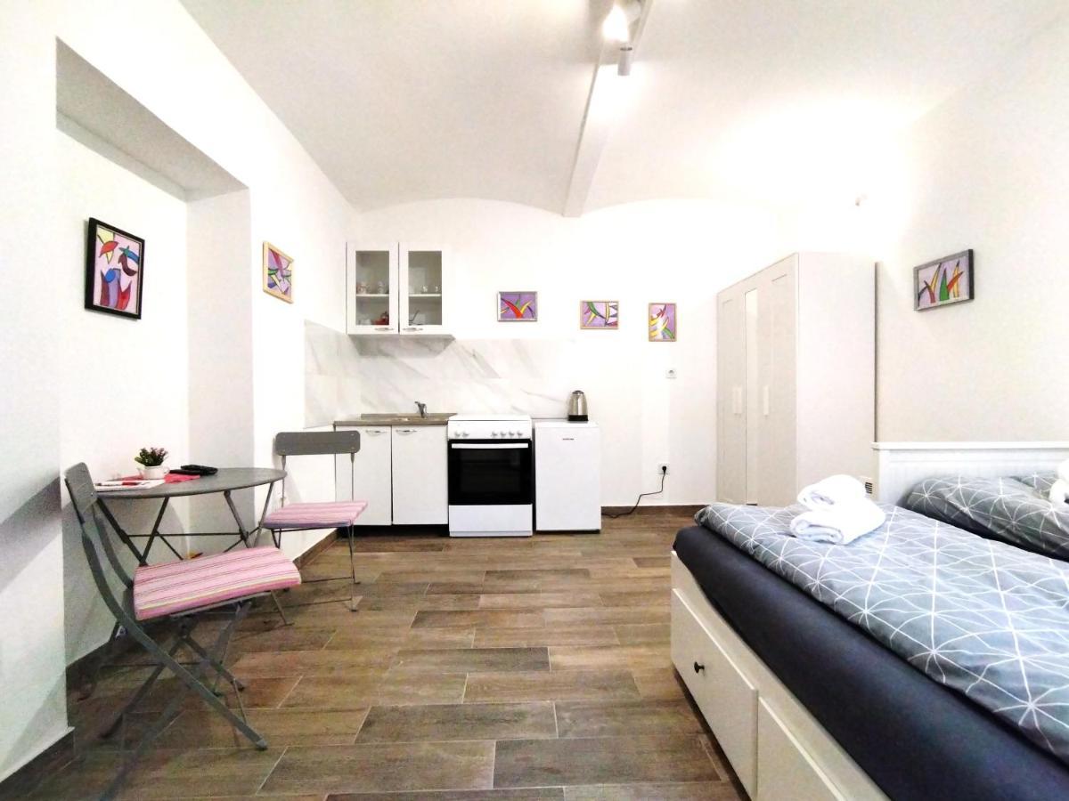 Good Vibrations Apartments Загреб Екстериор снимка